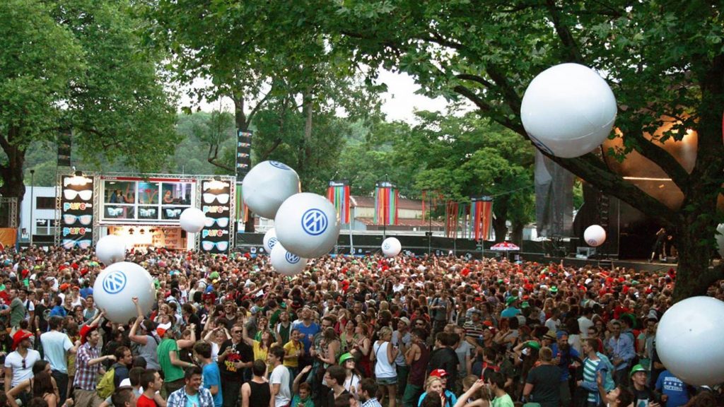Crowd balls - Publi air VW event