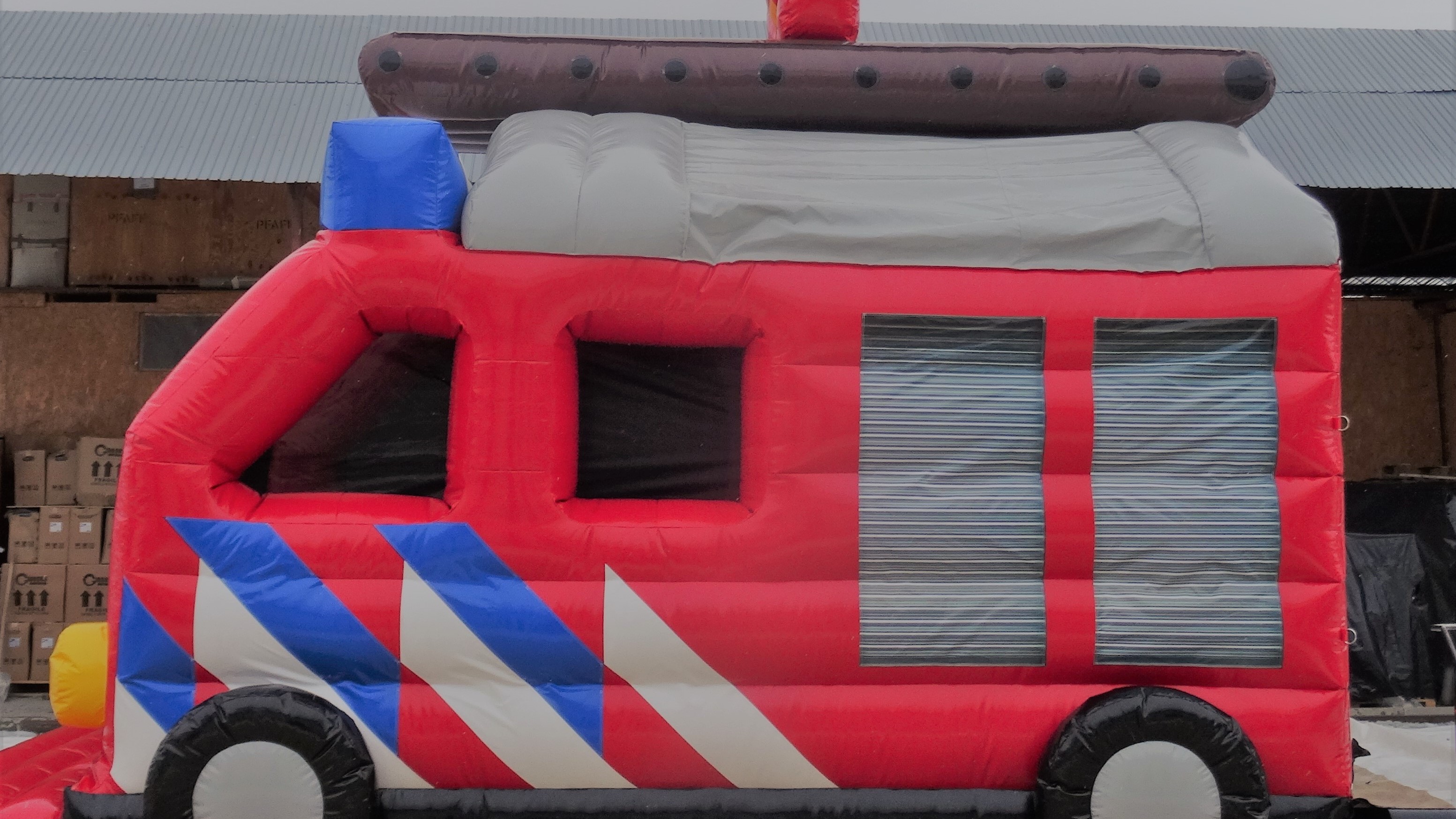 springkussen brandweer publi air