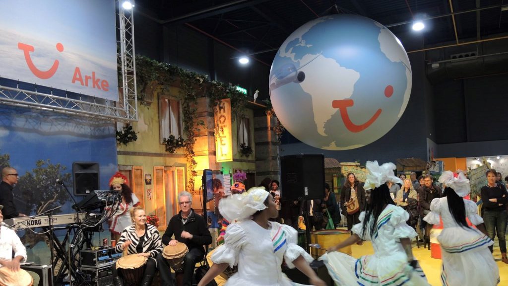 Beurzen-Tui-Opblaasbaar-Inflatable-Bal - Stand - Publi air - Reizen