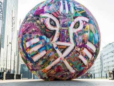 Opblaasbare planeet bal inflatable planet sphere - IFFR - Publi air - giant inflatable