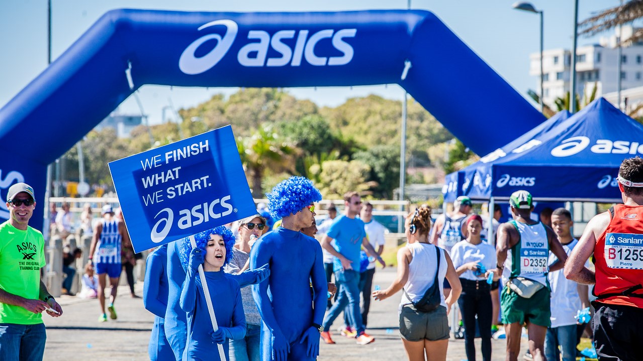 Opblaasbare sportboog - Publiair voor Asics finish boog marathon evenement inflatable arch sports event