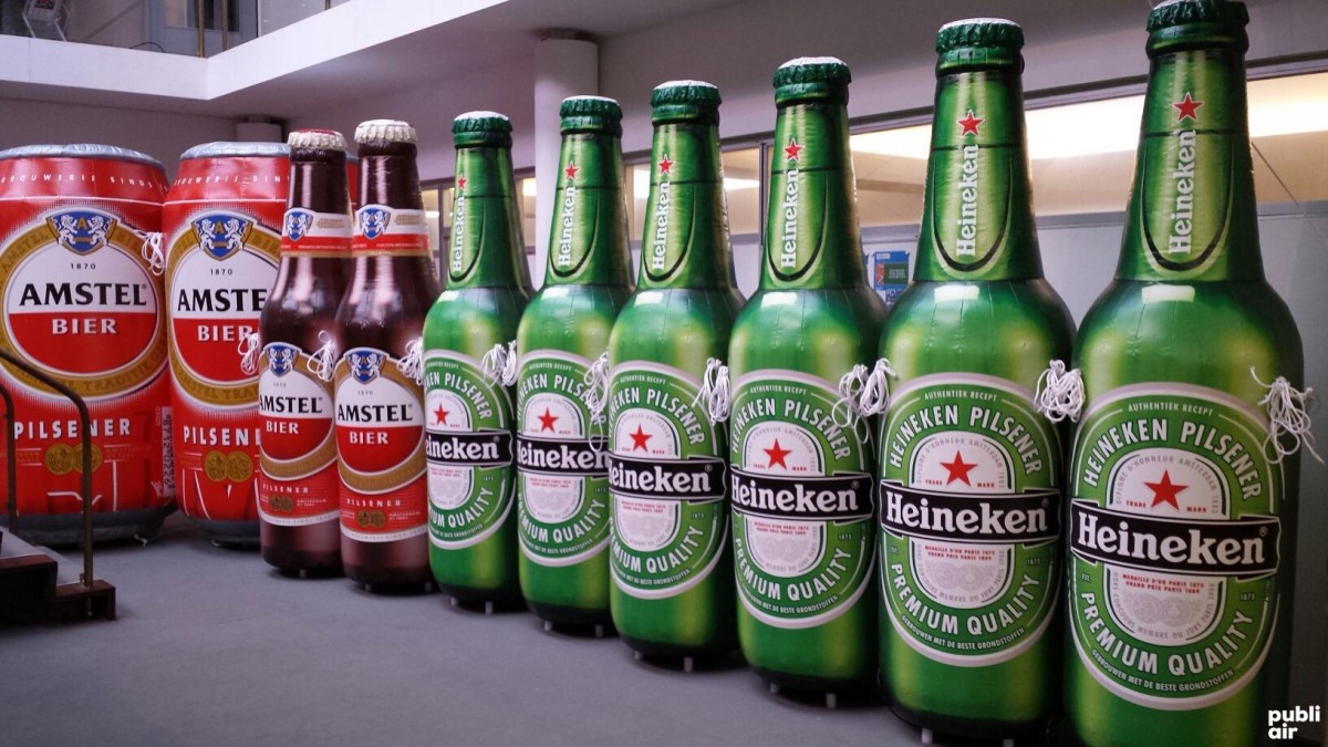 Heineken brand opblaasbare flessen publi air