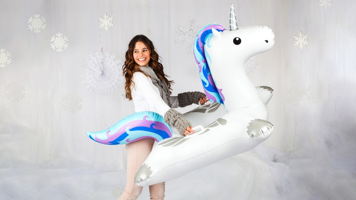 infltable - snow - unicorn - winter- airboard - winteritems