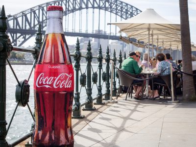 stackawrap display publi air coca cola