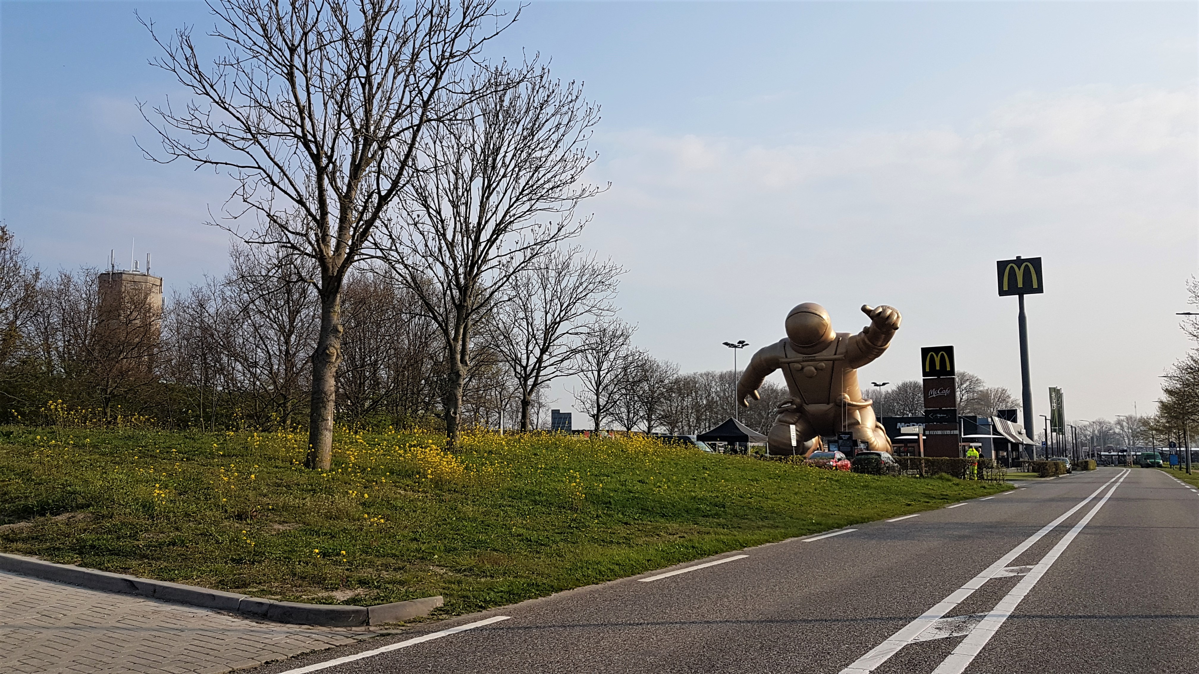 Opblaasbare gouden astronaut