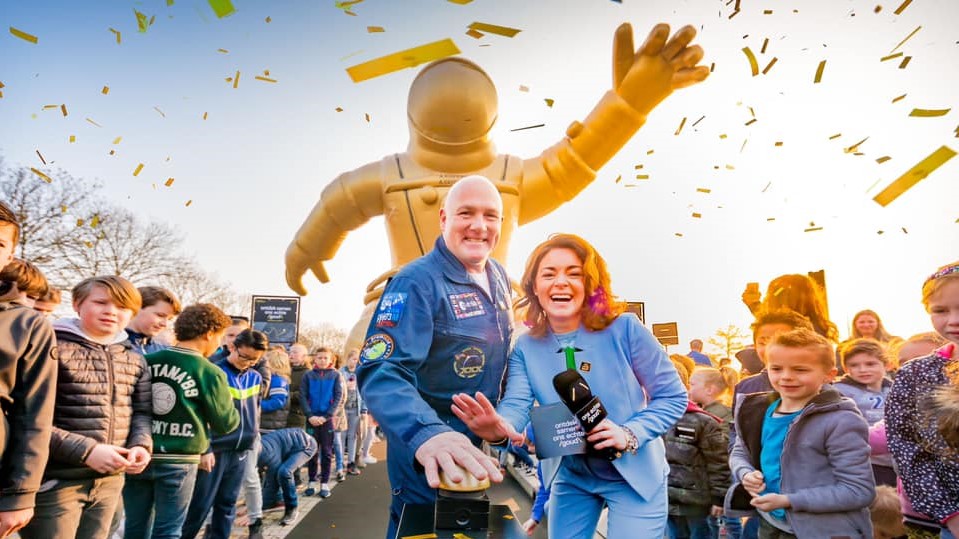 Opblaasbare gouden astronaut