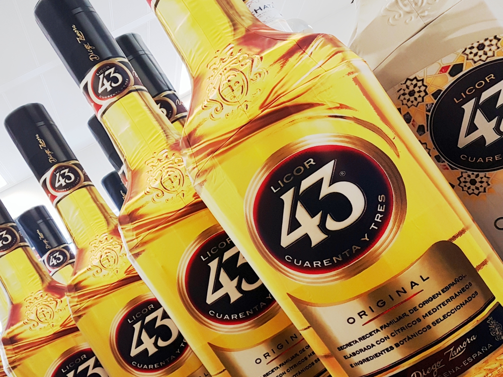 Licor-43-display-3D-instore-theatre