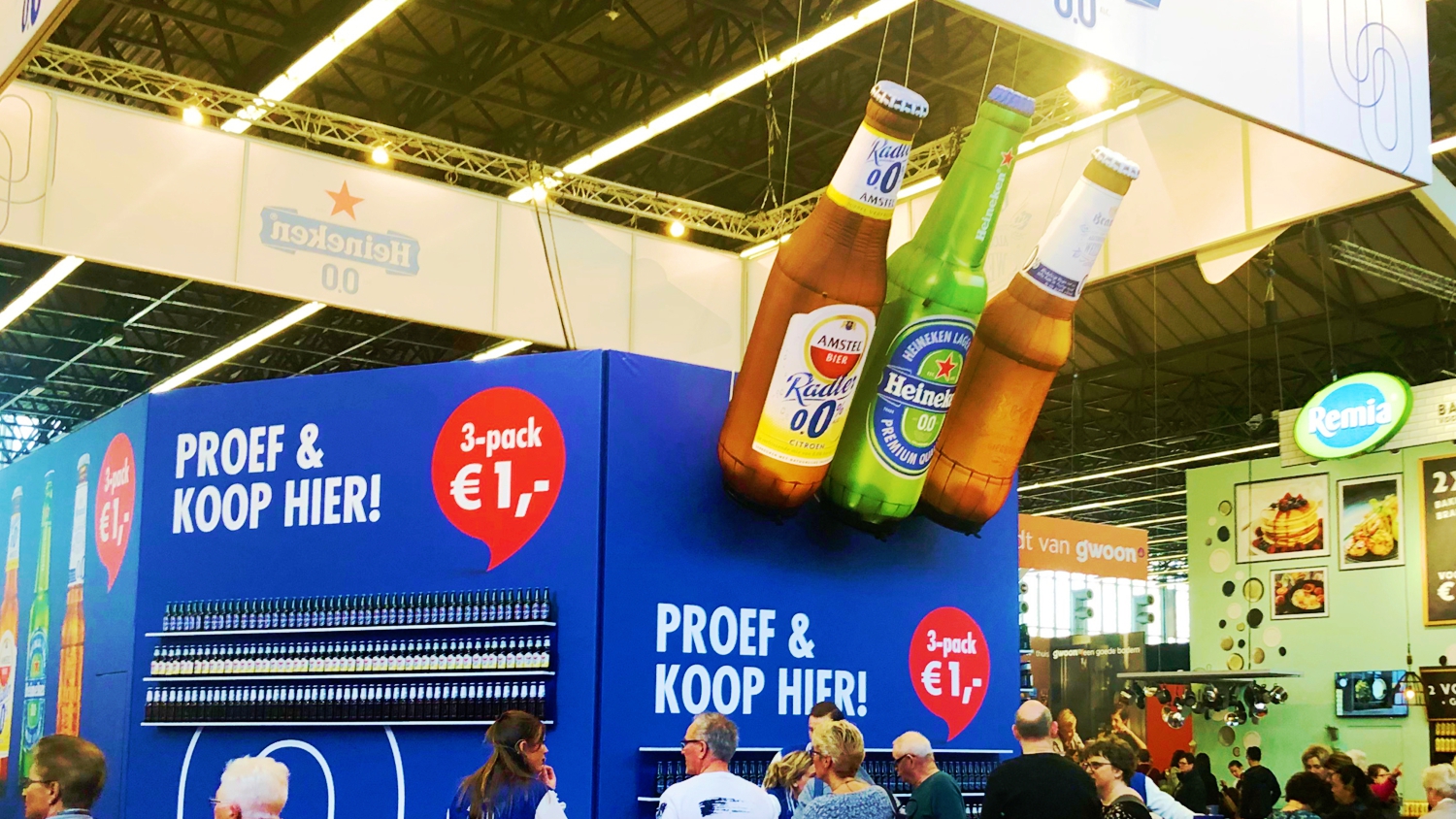 opblaasbare flessen - Heineken Amstel en Brand bier 00 - Huishoudbeurs